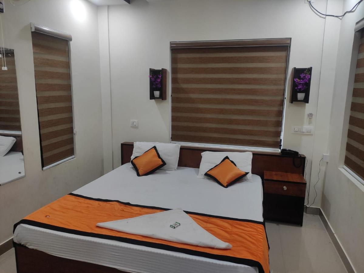 Pms Dhabi Residency Hotell Kottakkal Exteriör bild